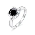 Elegante anello in argento sterling S925 con pietra nera rotonda da 1ct in montatura classica. - Taglia 18 (US 8) / Nero