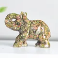 Figura de elefante hecha a mano de resina de piedra con cristales naturales de color - Unakita