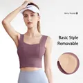 Naadloze schokbestendige sportbeha met brede bandjes en uitneembare pads in bessenpaars - S / Tops / Bessenpaars