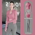 Set sportivo da donna 3 pezzi rosa con giacca, reggiseno e leggings grigi per yoga - Taglia S / Set / Giacca Reggiseno Rosa E Pantaloni Grigi