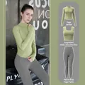Set yoga fitness professionale in tre pezzi con giacca verde, reggiseno sportivo e leggings grigi - Taglia S / Set / Verde Cardamomo + Grigio Roccia