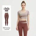 Zweiteiliges, hochelastisches Yoga-Set mit Farblock in Milchteegrau und Karamellbraun - S / Oberteil Und Unterteil / Milchtee Grau Set