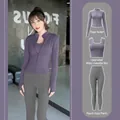 Set yoga professionale viola 3 pezzi con giacca, reggiseno sportivo e leggings grigi - Taglia S / Set / Prugna + Grigio Sale Marino