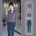 Completo fitness 3 pezzi con giacca da yoga viola a maniche lunghe e leggings blu scuro - Taglia S / Set / Prugna + Blu Balena