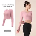 Crop top yoga a maniche lunghe con design incrociato sulla schiena rosa - Taglia S / Top / Fucsia