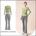 Slim Fit Yoga-Set mit V-Ausschnitt in Muskatgrün und Meersalzgrau mit ausgestellter Hose - S / Oberteil Und Unterteil / Kardamomgrün + Felsgrau
