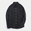 Lässiges langärmliges Herrenhemd aus gebürsteter Baumwolle in Dunkelgrau mit Tasche - 44/4XL / Oberteile / Schwarz