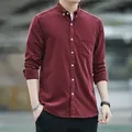 Camisa vintage de pana granate para hombre, manga larga con cuello clásico abotonado - 39/M / Tops / Burdeos