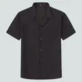 Chemise décontractée noire à manches courtes pour hommes avec col camp et poche de style - M / Hauts / Chemise à Manches Courtes - Noir (D2102)