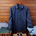 Camicia di jeans in cotone blu scuro slim fit da uomo con design retrò in stile giapponese - Taglia S / Top / Blu scuro