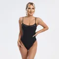 Body modellante nero sexy con bordo in pizzo delicato e spalline sottili regolabili - XS / Nero