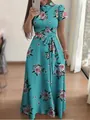 Elegantes türkisfarbenes Maxikleid mit Blumenmuster, kurzen Ärmeln und Bindegürtel. - 3XL / Kleid (Kurzarm) / Grün
