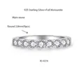 Vista detallada de un anillo de plata de ley 925 con piedras de moissanita redondas - Talla US 4.5 / 9 Diamantes (0.72ct)
