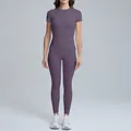 Ensemble de yoga professionnel respirant pour femmes en élégant mauve mat doux - S / Haut Et Bas / Manches Courtes + Leggings / Améthyste
