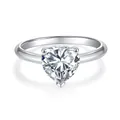 Elegante anillo de compromiso con una gema de moissanita brillante en forma de corazón - Talla US 4.5 / Forma de Corazón 2 Quilates (RM1046)