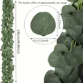 Guirnalda de eucalipto verde artificial de 240cm con medidas detalladas de hojas - 2.4m / 12 Piezas