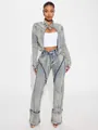 Modisches Set aus gewaschener Jeansjacke und Hose mit einzigartigen Reißverschlussdetails - S / Oberteil und Hose / Gewaschenes Blau