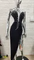 Elegante abito da sera nero con strass, profondo scollo a V e spacco alto sulla gamba - Taglia S / Stile in velluto / Nero