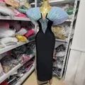 Elegante vestido de noche negro estilo Hepburn con hombros decorados con perlas azules - S / Vestidos / Borde Azul