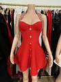 Vista detallada de un minivestido rojo halter con tirantes de pedrería y botones plateados. - XS / Vestidos / Rojo