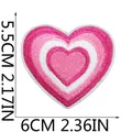Vue détaillée d'un écusson brodé cœur rose avec les dimensions précises - No.11 (Coeur Concentrique)