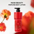 Ενυδατική λοσιόν σώματος FORMBO Musk Beauty Perfume σε κόκκινο μπουκάλι με αντλία - Στυλ Musk Beauty (FBCZ097)