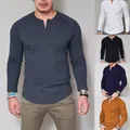 Camiseta Henley de manga larga para hombre con cuello de botones en varios colores lisos - S / Tops / Blanco