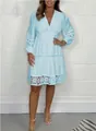 Elegante abito vintage azzurro con dettagli in pizzo traforato e maniche lunghe da donna - 3XL / Vestiti / Azzurro