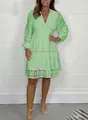 Elegante abito lungo vintage verde chiaro con scollo a V e dettagli in pizzo traforato - 3XL / Vestiti / Verde chiaro