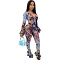 Vista frontale del top sexy con scollo a V e pantaloni in mesh con stampa graffiti. - 2XL / Top E Pantaloni / Blu