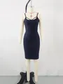 Elegante vestido bandage negro con escote cruzado en un maniquí de costura. - S / Vestidos / Negro (1863)
