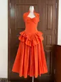 Vestido halter naranja elegante con falda de volantes escalonada y corpiño de corsé - S / Vestidos / Naranja
