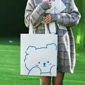 Bolsa de lona blanca ecológica con un lindo diseño de oso azul en líneas - Estampado de oso lindo / 34x38cm / Blanco Roto