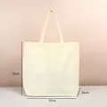 Bolsa de lona crema con dimensiones: 35 cm de alto, 37 cm de ancho, 11 cm de fondo. - Estilo con fuelles de fondo y laterales / 37x35x11cm / Natural