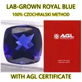 Primer plano de zafiro azul creado en laboratorio corte cojín con certificado AGL - Con Certificado AGL / 8x8mm