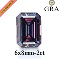 Detaillierte Ansicht eines lila Moissanit-Edelsteins im Smaragdschliff, 2ct Gewicht - 6x8mm (2ct) / Königsindigo