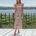 Elegante Franse jurk met vierkante hals en levendige 3D-bloemengeborduurde details - S / Dresses / Roze