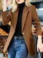 Eleganter brauner taillierter Damenblazer für einen anspruchsvollen Freizeit-Look - Braun