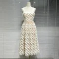 Elegante vestido midi de estilo francés con bordado de hojas y capa de malla fina - M / Vestidos / Albaricoque