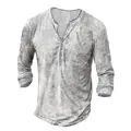 Nahaufnahme der vintage Schneeflocken-Textur auf einem grauen Henley-Langarmshirt für Herren - S / Oberteile / Weiß