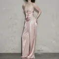 Elegante conjunto de dos piezas en satén rosa con top palabra de honor de encaje y pantalón ancho - S / Bottoms / Rosa