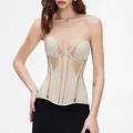 Primo piano del corsetto beige in rete con stecche e inserti trasparenti - XS / Top / Champagne