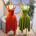 Completo con top senza maniche con scollo a V e gonna midi asimmetrica in arancione e lime - Taglia S / Top E Pantaloni / arancio-rosso