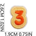 Nahaufnahme des Stickereiflickens Nummer 3 mit detaillierten Nähten und Maßangaben - Zahl 3 Stil (X20YF-06-04) / Orangegelb