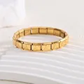 Detailaufnahme eines vergoldeten italienischen modularen Armbands mit Buchstaben A - Buchstabe A (BD-437)