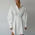 Elegante witte A-lijn overhemdjurk in Franse stijl met getailleerde taille en plooien - S / Dresses / Wit