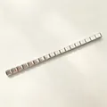 Detailweergave van zilveren roestvrijstalen Italiaanse modulaire armband met letter E - Letter E / Set van 18