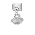 Vista detallada del charm italiano con colgante de concha y detalles de cristal - Estilo Concha con Gema de Corazón (D883)