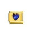Detailansicht eines goldenen italienischen Charms mit blauem Herz-Saphirkristall Dekor - Herz Königsblauer Strass (Geburtsstein) / Geburtsstein Königsblau