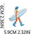 Parche bordado de chica surfista detallado con texturas y medidas de 6x5,9 cm. - Chica con Tabla de Surf (X11PX-092-21) / 6x5.9cm